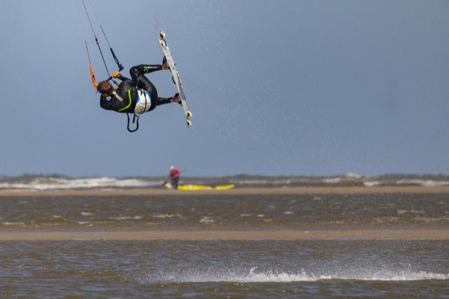 Sprung über dem Stehrevier vor der Sandbank
